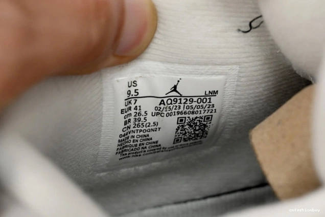 Frozen Jordan Moments Air AQ9129-001 WMNS 4 0908